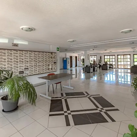 Atlantic 1 One Bedroom With Ocean View And Pool